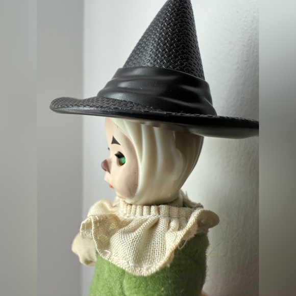 Collectible Wizard of Oz Scarecrow - Picture 3 of 15
